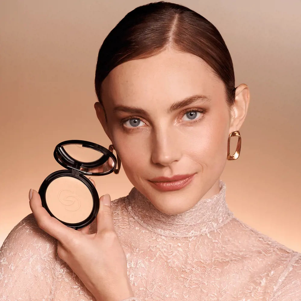 GG Serum Infused Pressed Powder - light ivory